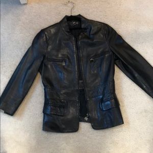 LIU-Jo black leather fittedjacket with zip sleeve